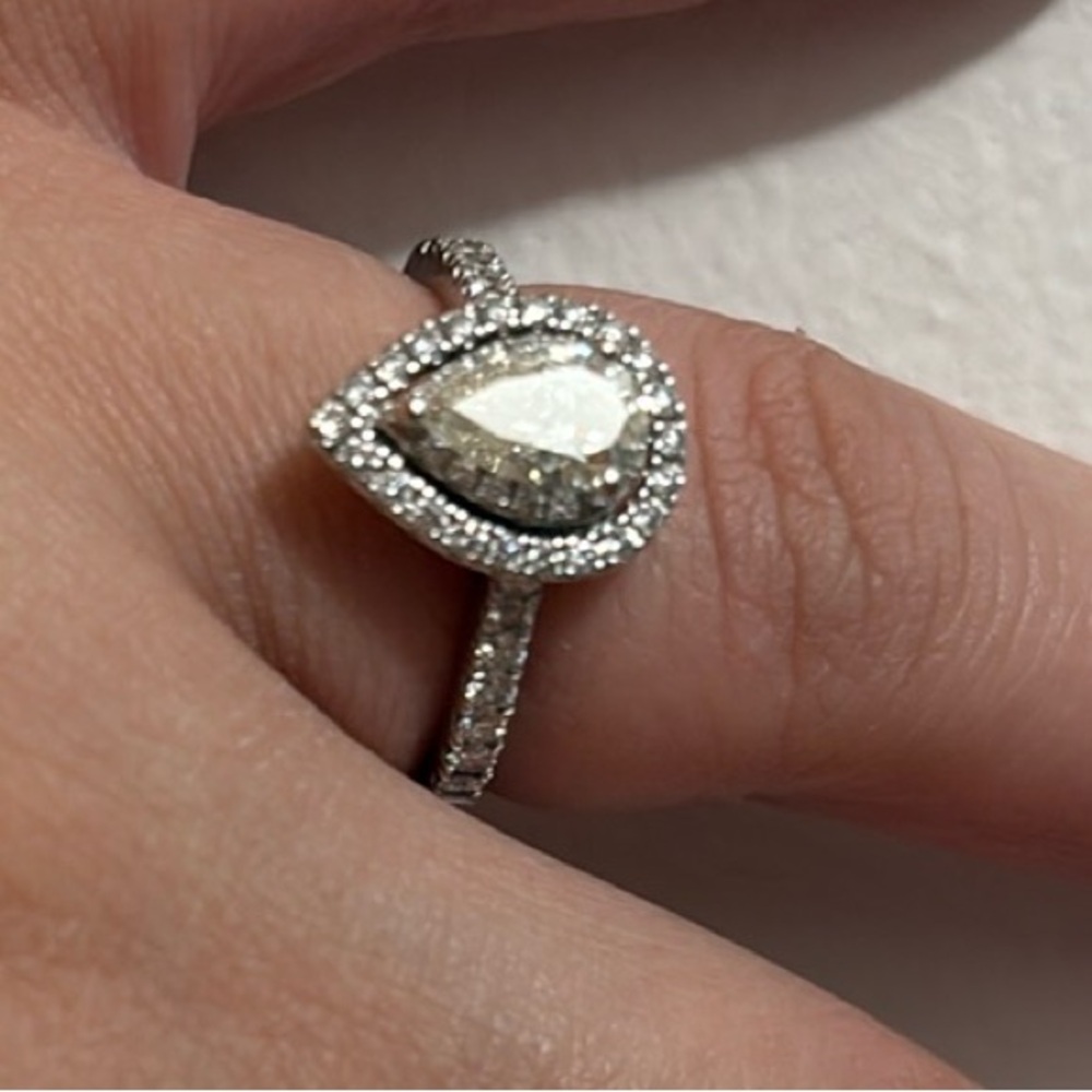 Vera Wang  14k diamond Ring and sapphires